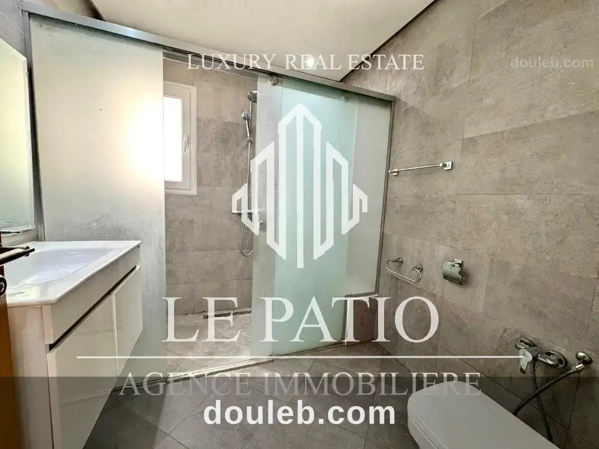 Duplex s5 avec jardin et piscine a la marsa - Miniature 4