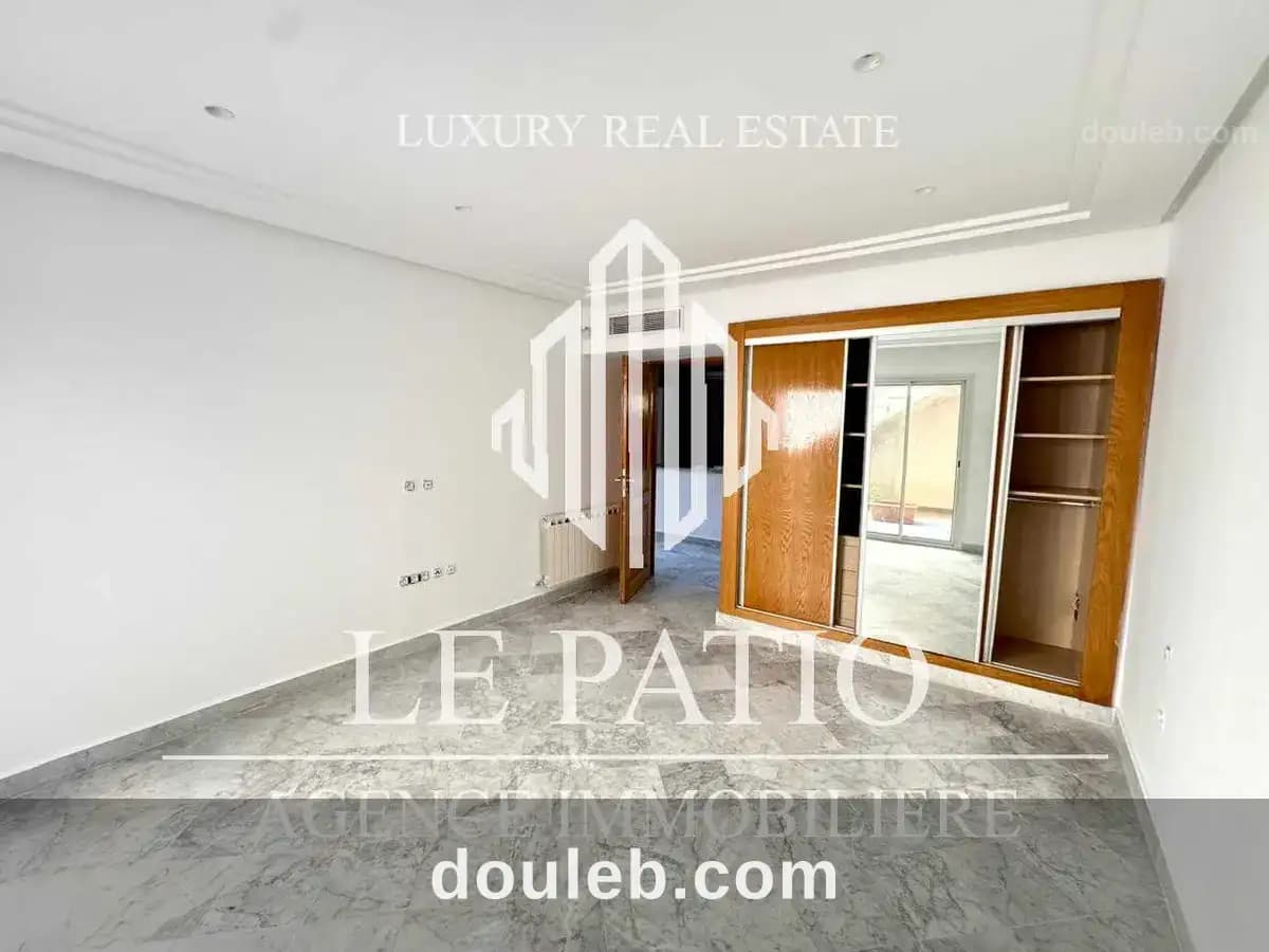 Duplex s5 avec jardin et piscine a la marsa - Miniature 5