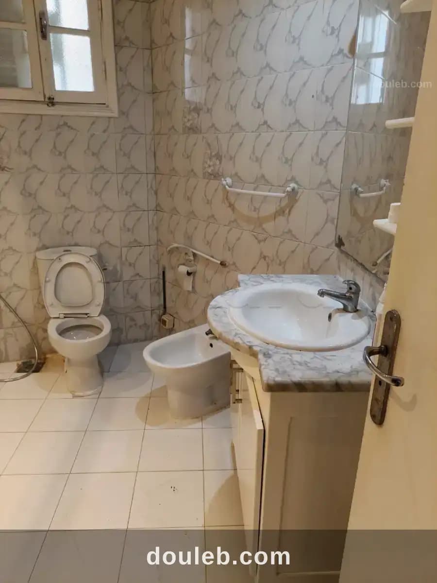 Villa s4 spacieuse emplacement prime menzah 9 - Miniature 4