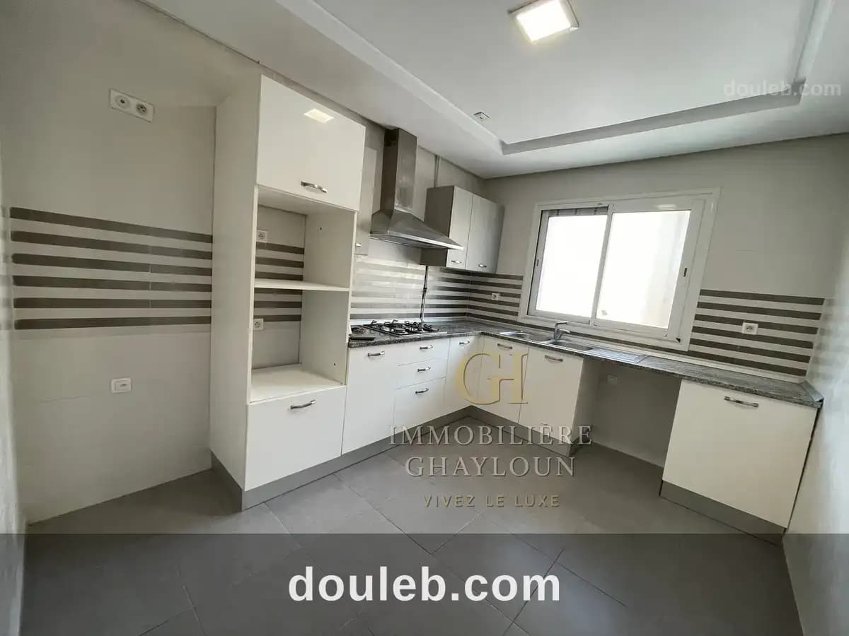 Appartement s3 menzah 9c avec pp sous sol - Miniature 2