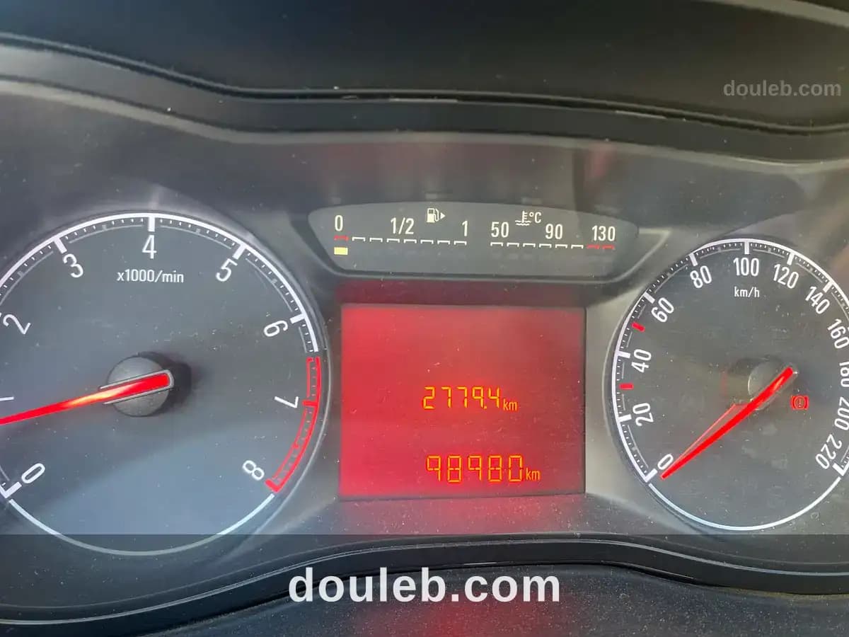 Opel corsa e - Miniature 2
