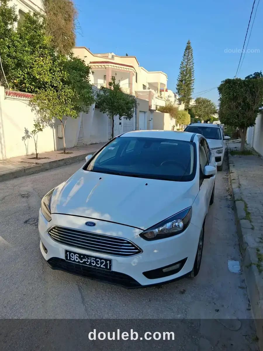 Bonne occasion ford focus 6 cv essence - Photo 1