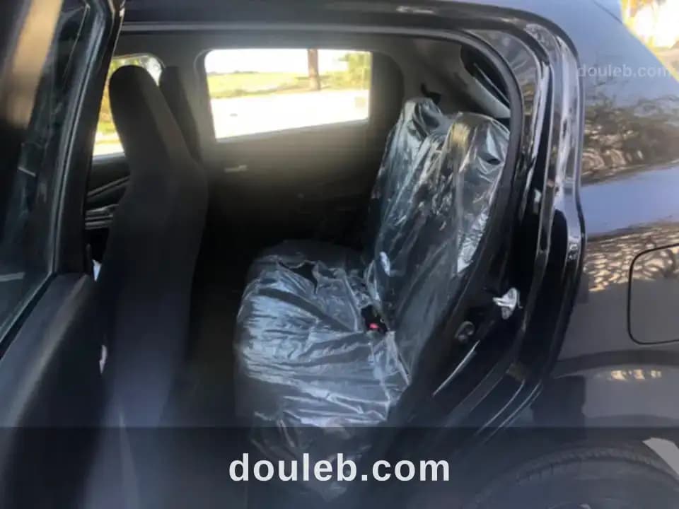 Une femme vend sa voiture suzuki celerio - Miniature 2
