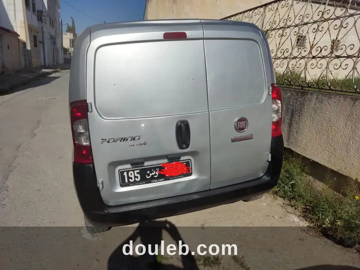 Voiture commercial - Miniature 2