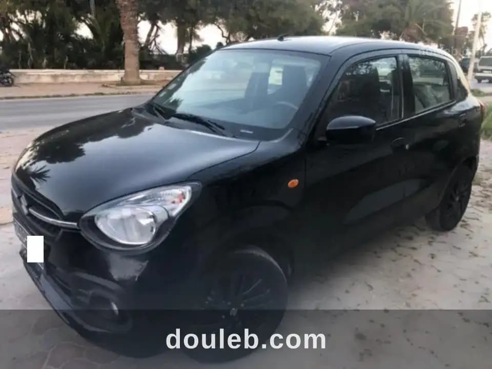 Une femme vend sa voiture suzuki celerio - Miniature 3