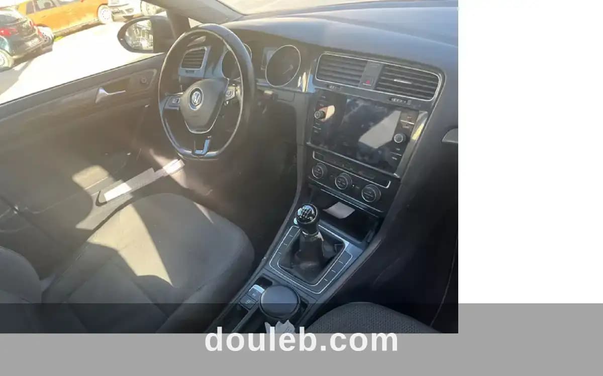 Golf 7 gris shark en très bon état à Tunis