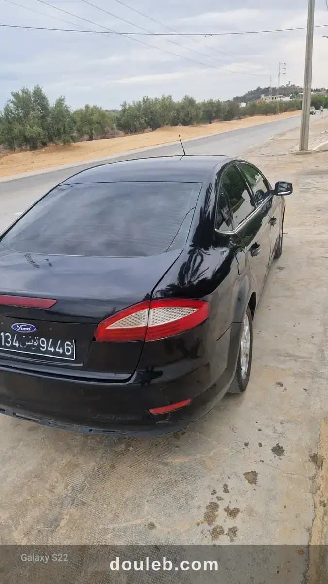 Ford mondeo ghia - Miniature 2