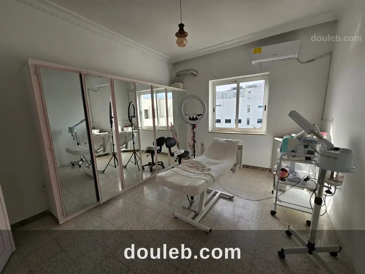 Local commercial 2000 d lac 1 - Miniature 2