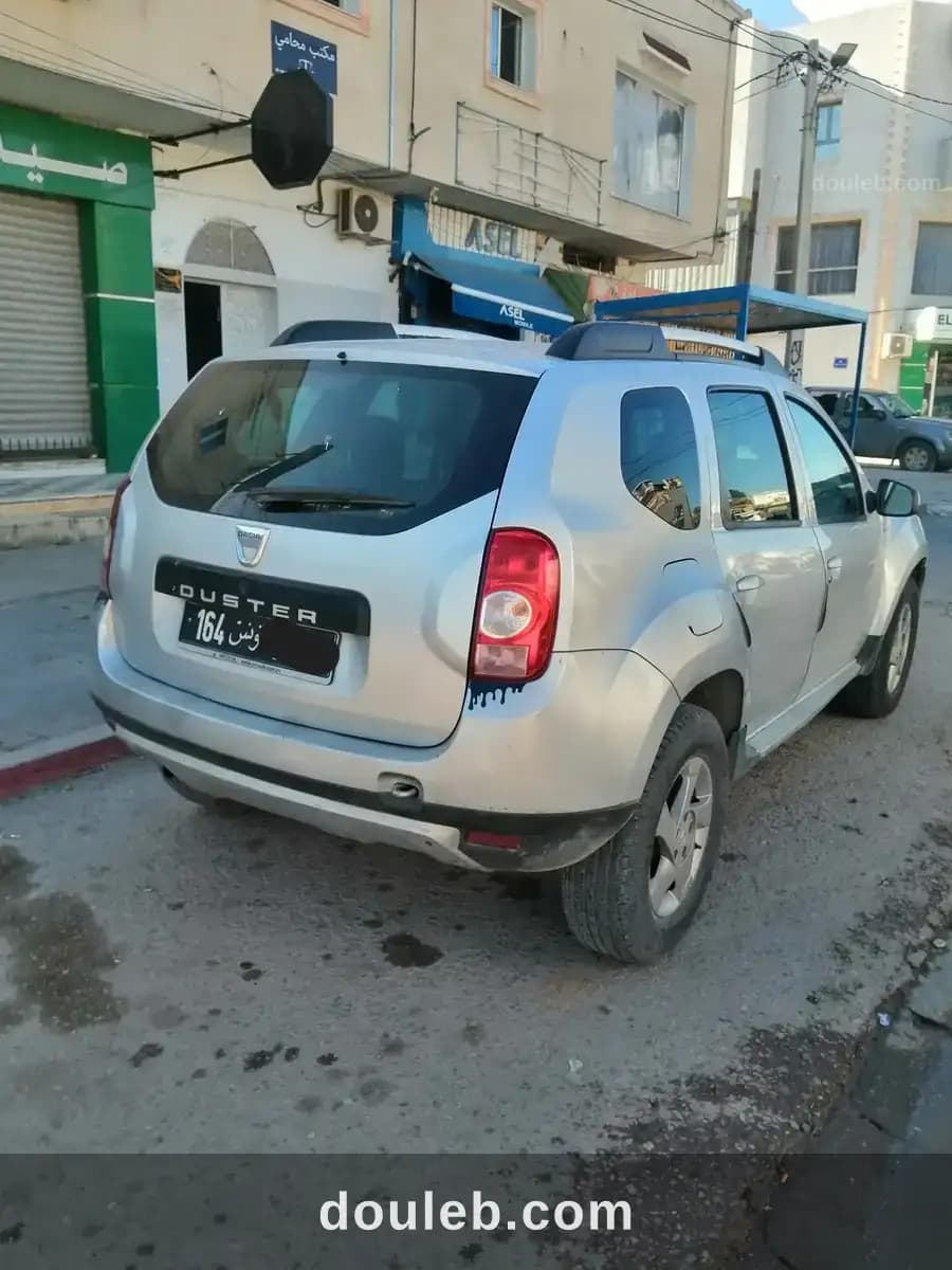 Dacia duster 1ére main - Photo 1