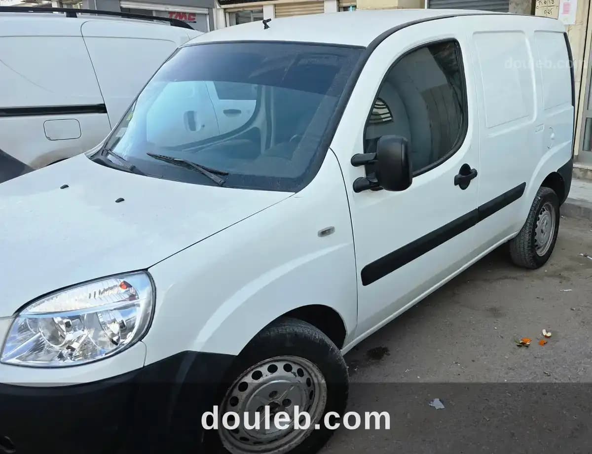 Fiat doblo 1er main - Miniature 2