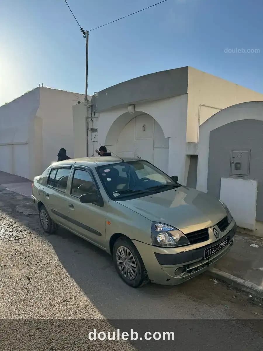 Clio classique en très bon état - Photo 1