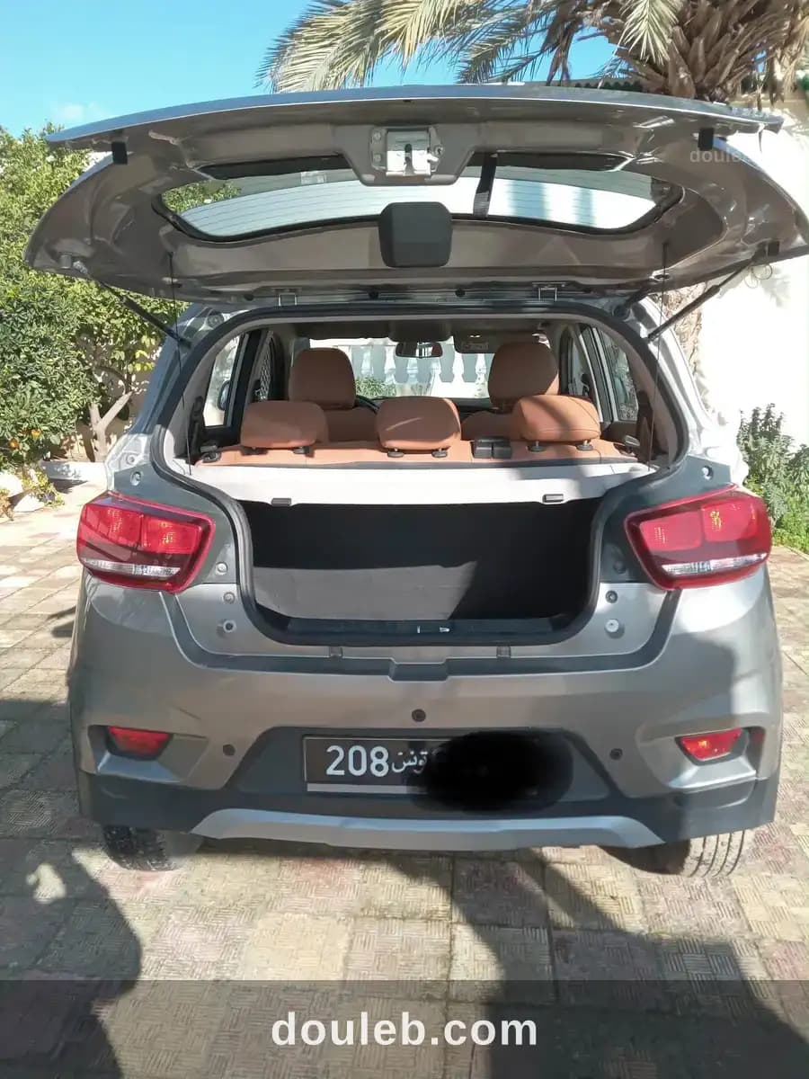 Mahindra kuv100 k6plus propre et bien entretenue - Miniature 3