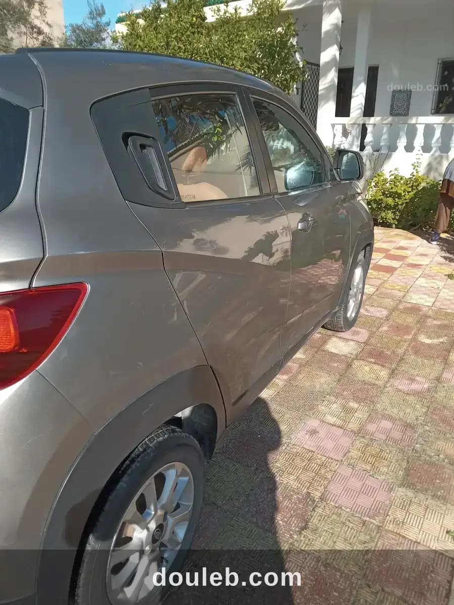 Mahindra kuv100 k6plus propre et bien entretenue - Miniature 5