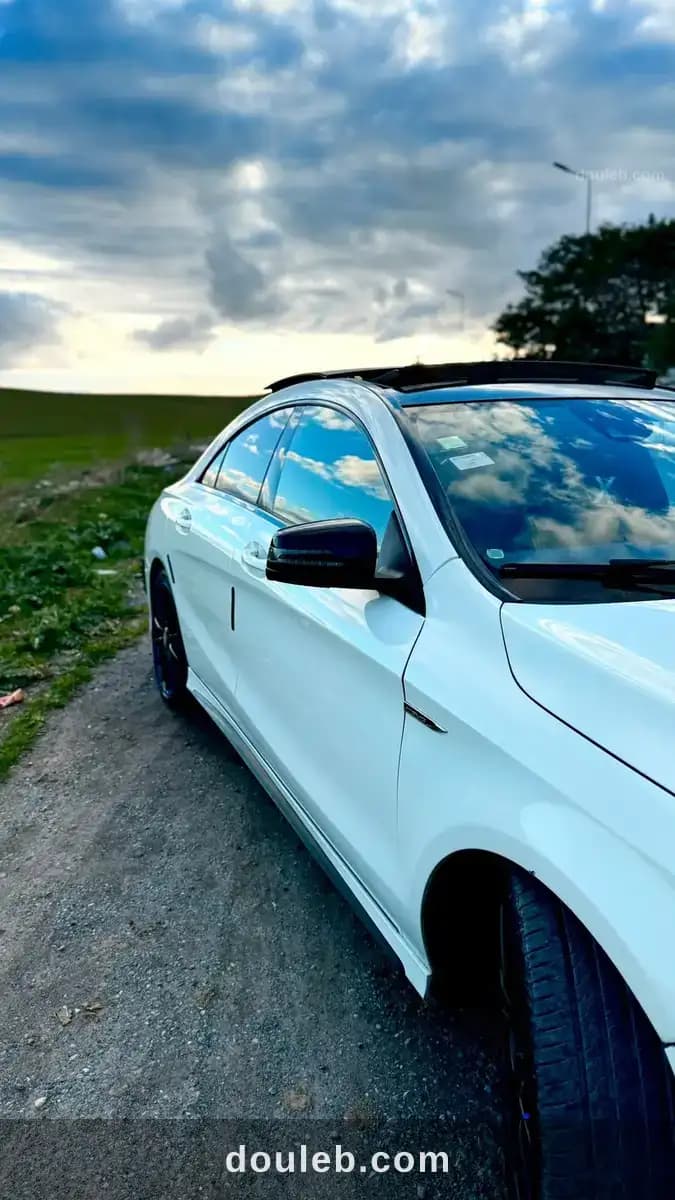 Mercedes benz cla200 amg - Miniature 2