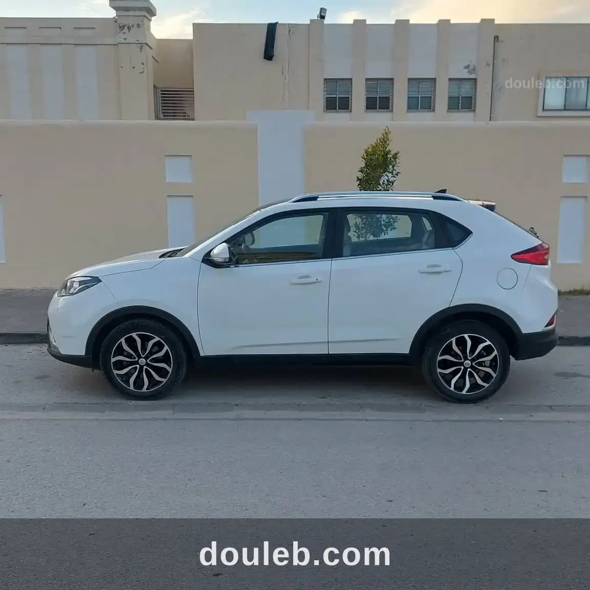 Mg gs luxe suv puissant élégant et 4x4 1ère main - Miniature 5