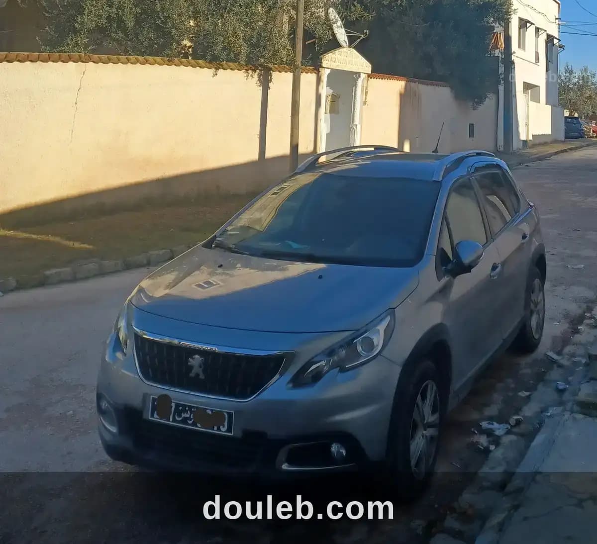 Peugeot 2008 signature - Miniature 2