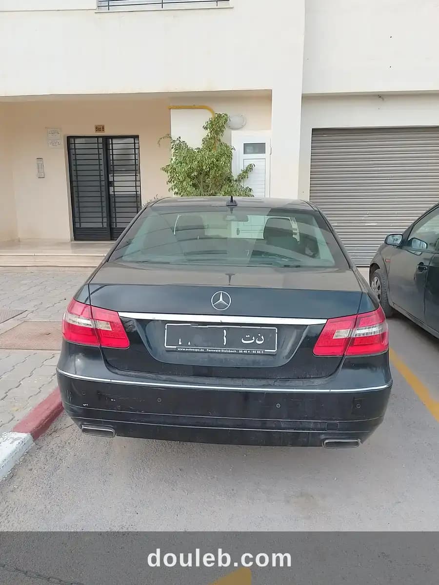 Mercedes e 200 en bonne état - Miniature 2