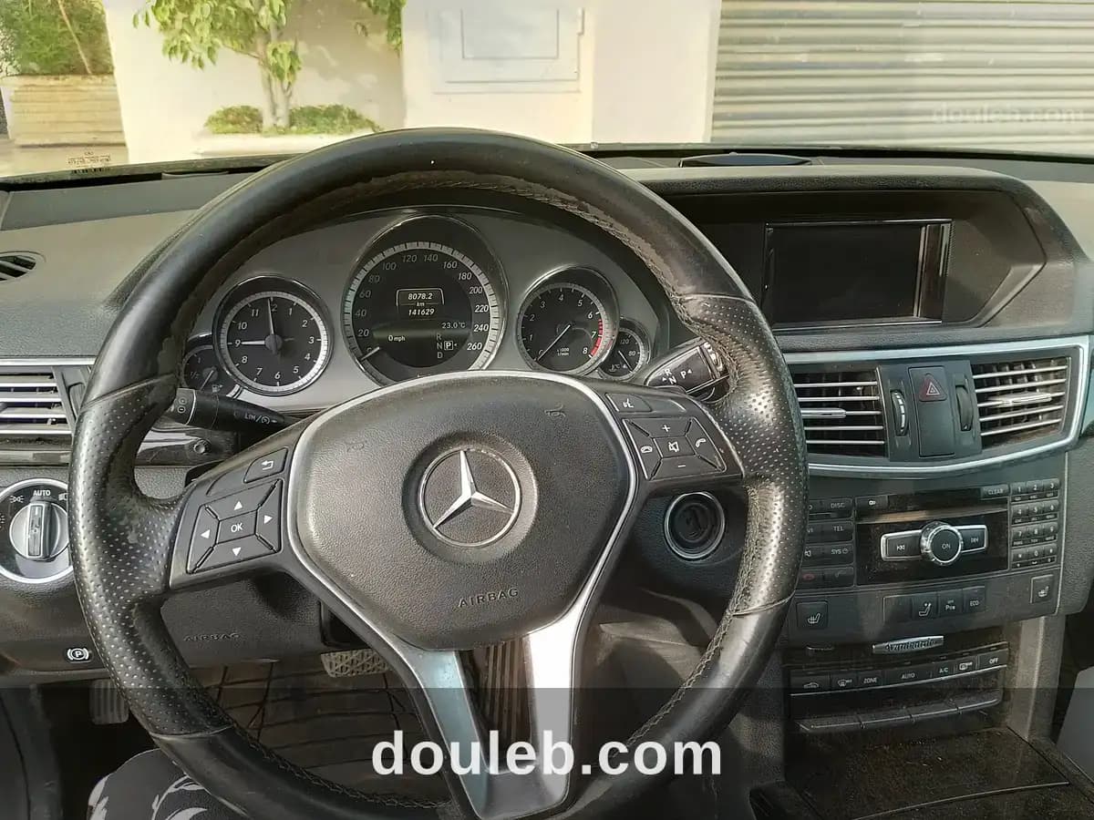 Mercedes e 200 en bonne état - Miniature 5