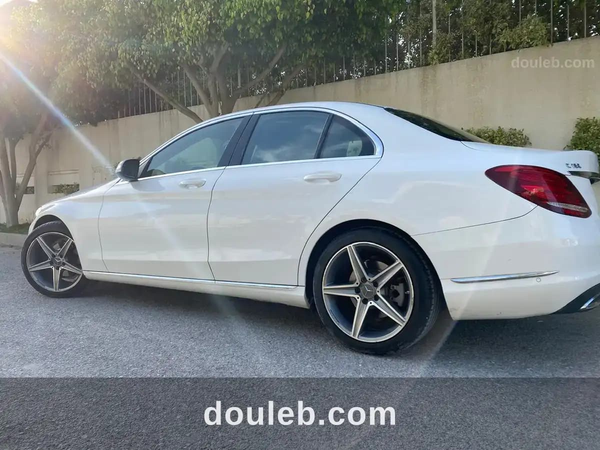 Mercedes c180 w205 - Photo 1