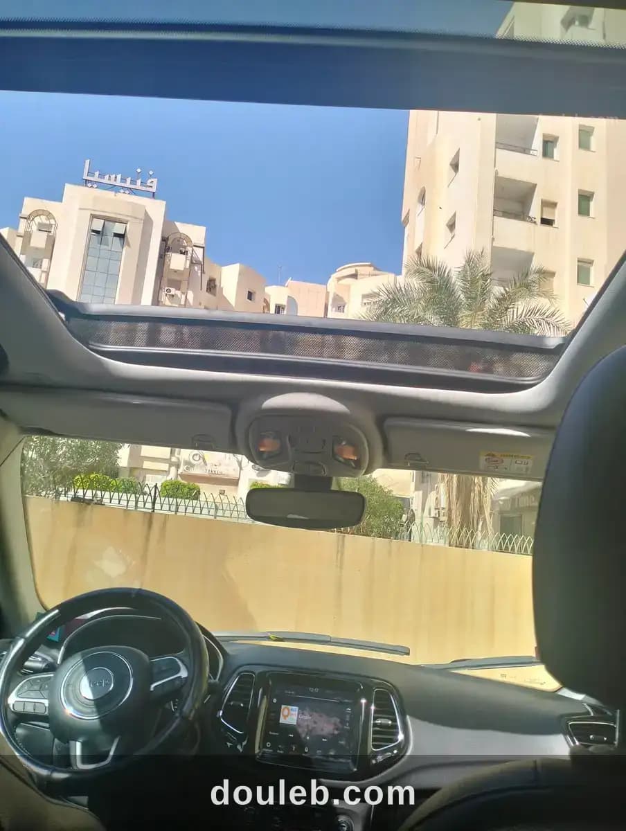 Jeep compass - Miniature 2