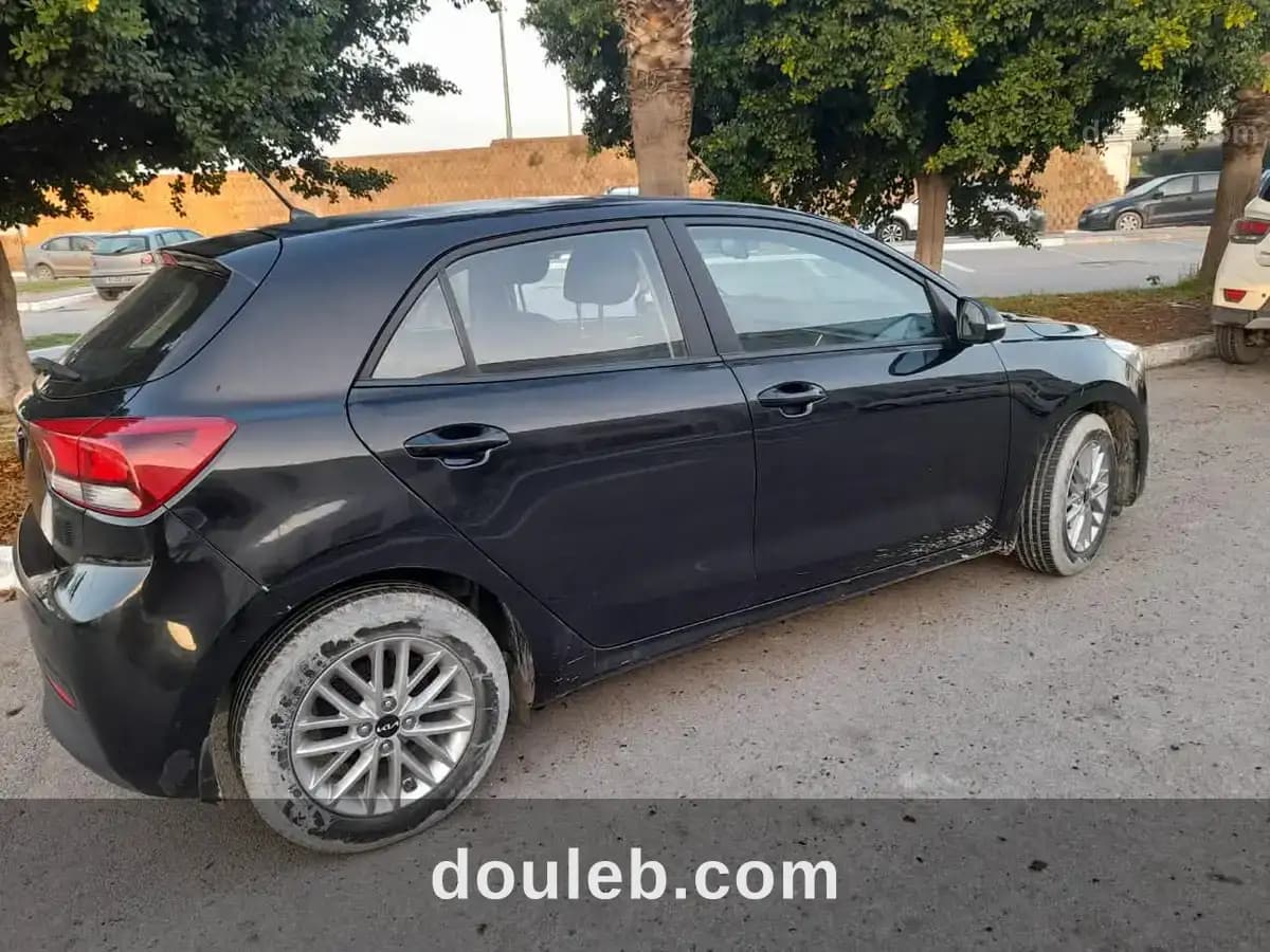 Kia rio noire série 228 - Miniature 5