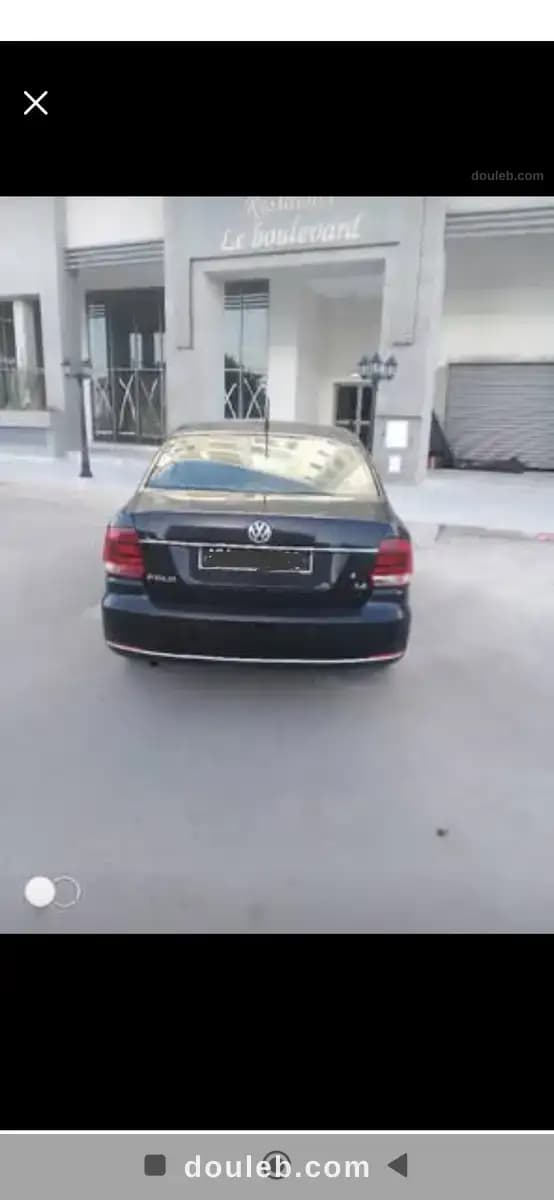 Voiture polo sedan - Photo 1