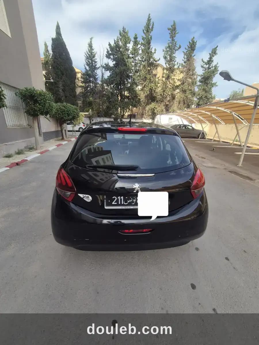 Peugeot 208 année 2019 - Miniature 4