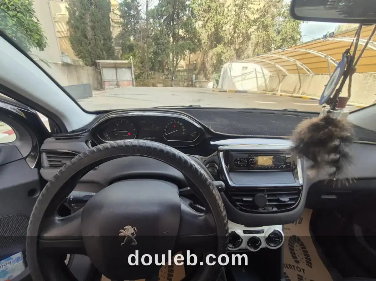 Peugeot 208 année 2019 - Miniature 5
