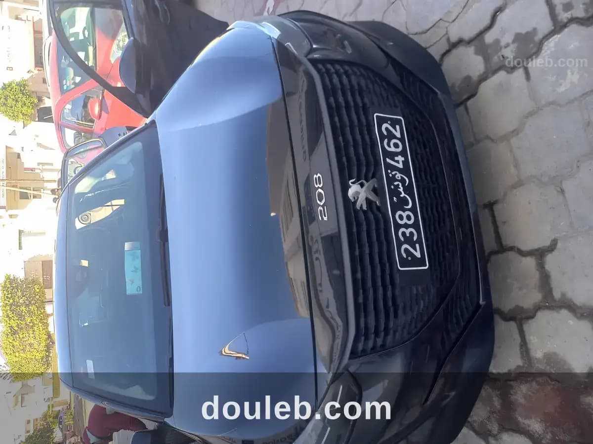 Voiture presque neuve de particulier populaire - Photo 1