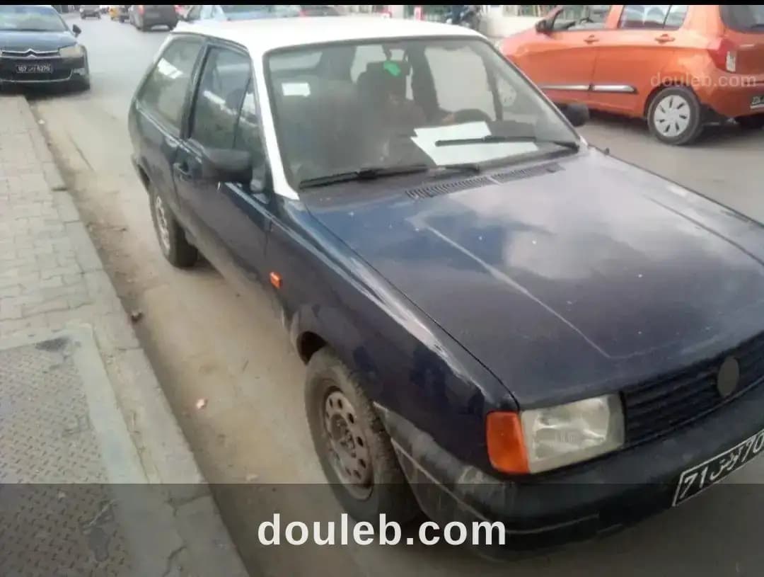 Voiture polo bon état - Miniature 3