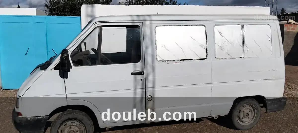 Renault trafic - Miniature 2