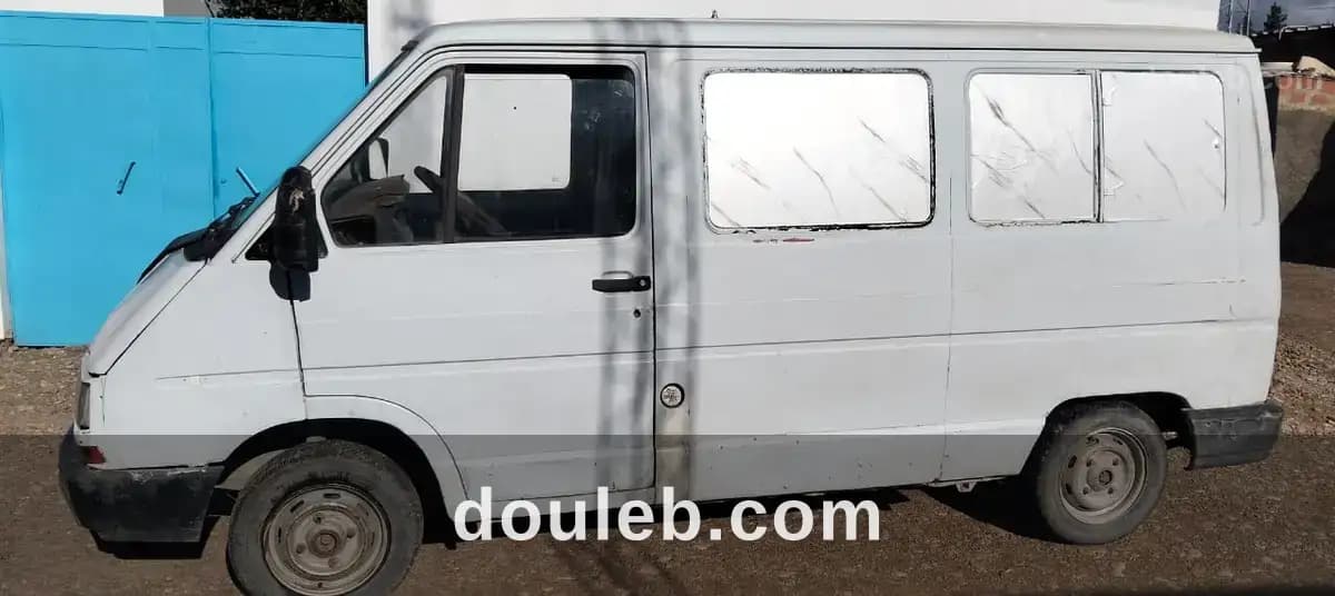 Renault trafic - Miniature 4