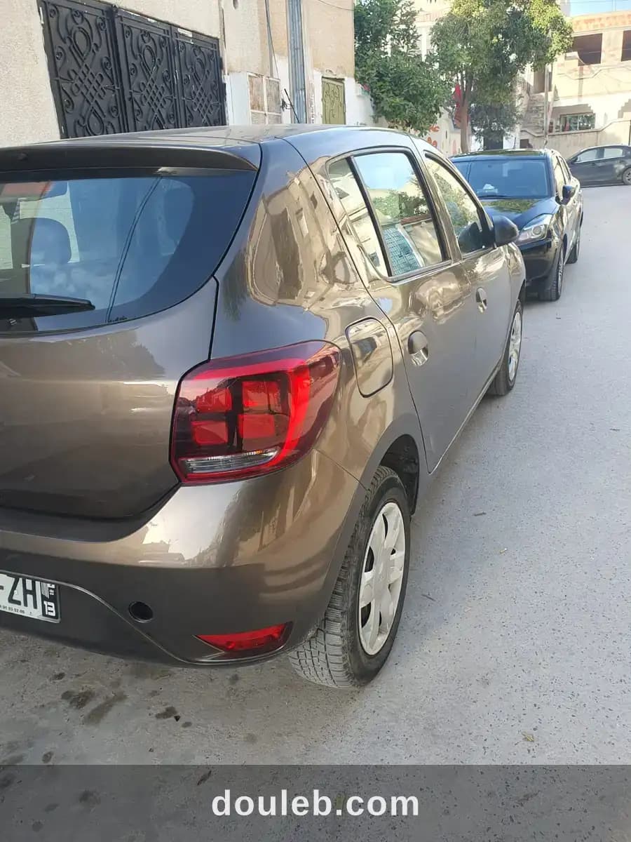 Dacia sandero toutes options moteur 0 9 tce - Miniature 3