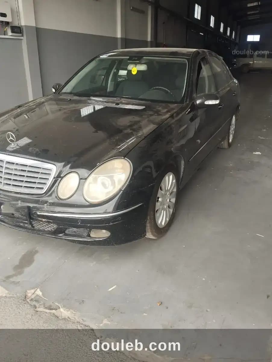 Mercedes e220 - Miniature 2