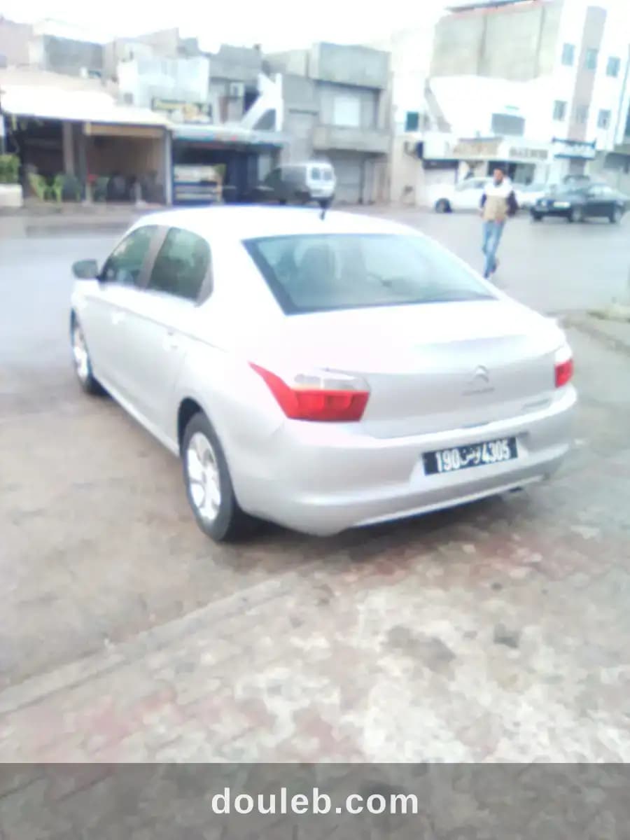 Voiture excellent - Miniature 3