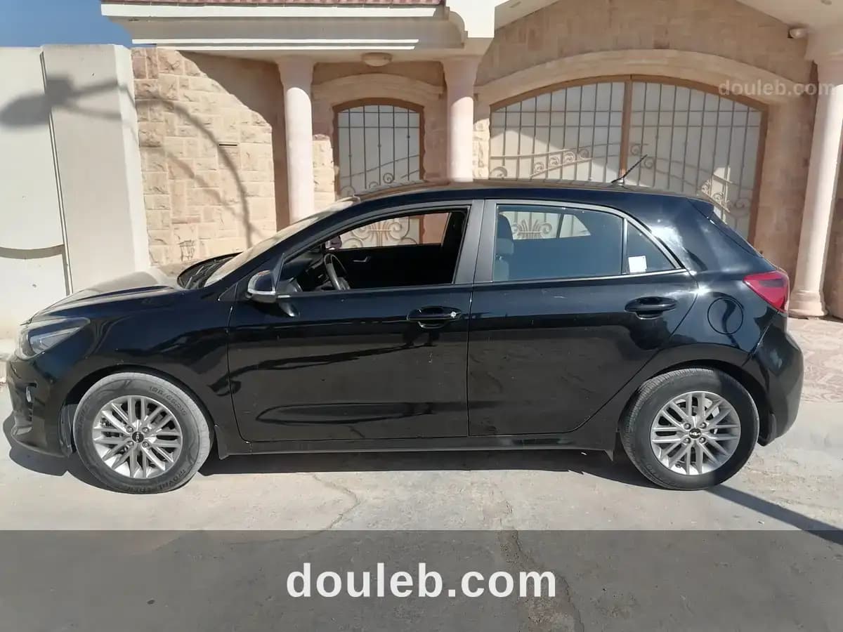 Kia rio coupe a ne pas rater - Miniature 2