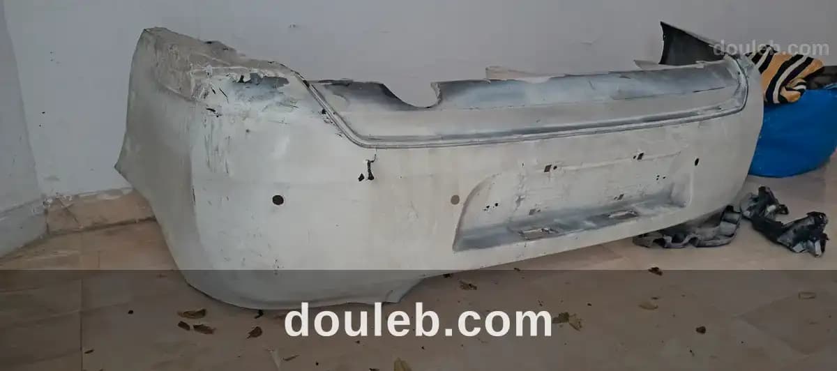 Pare choc arrière peugeot 301 - Photo 1