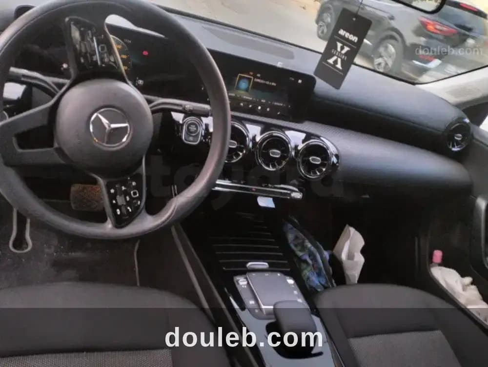 Mercedes classe a berline - Miniature 4