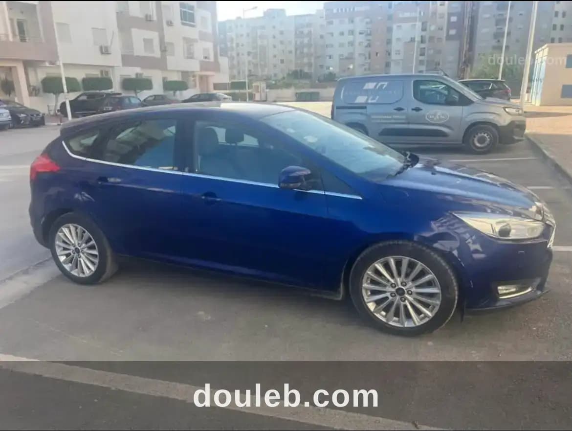 Ford focus titanium ecoboost - Miniature 3