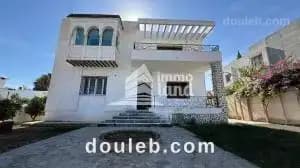 Villa de 598m2 terrain et 380m2 bti - Miniature 2
