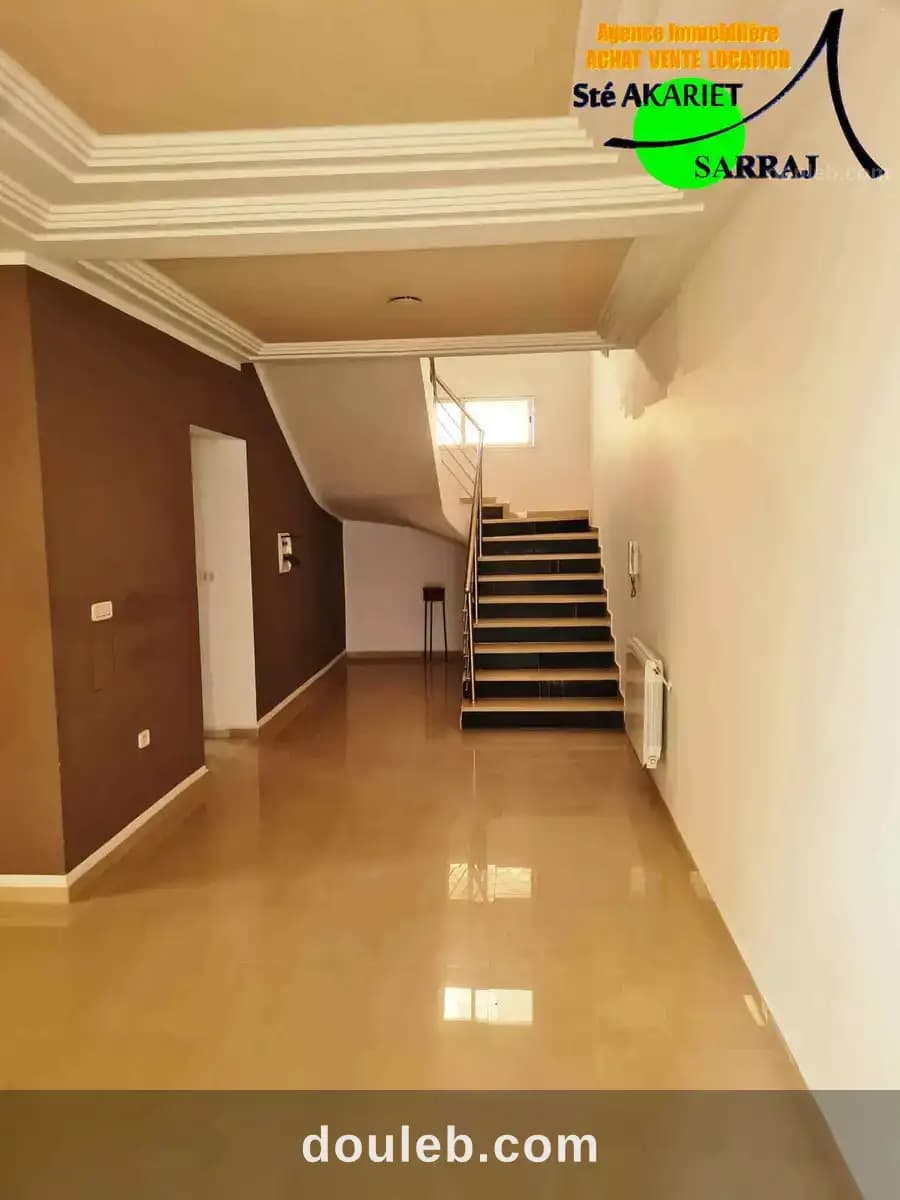 Lumineux triplex s4 zone des villas sahloul 4 - Miniature 3