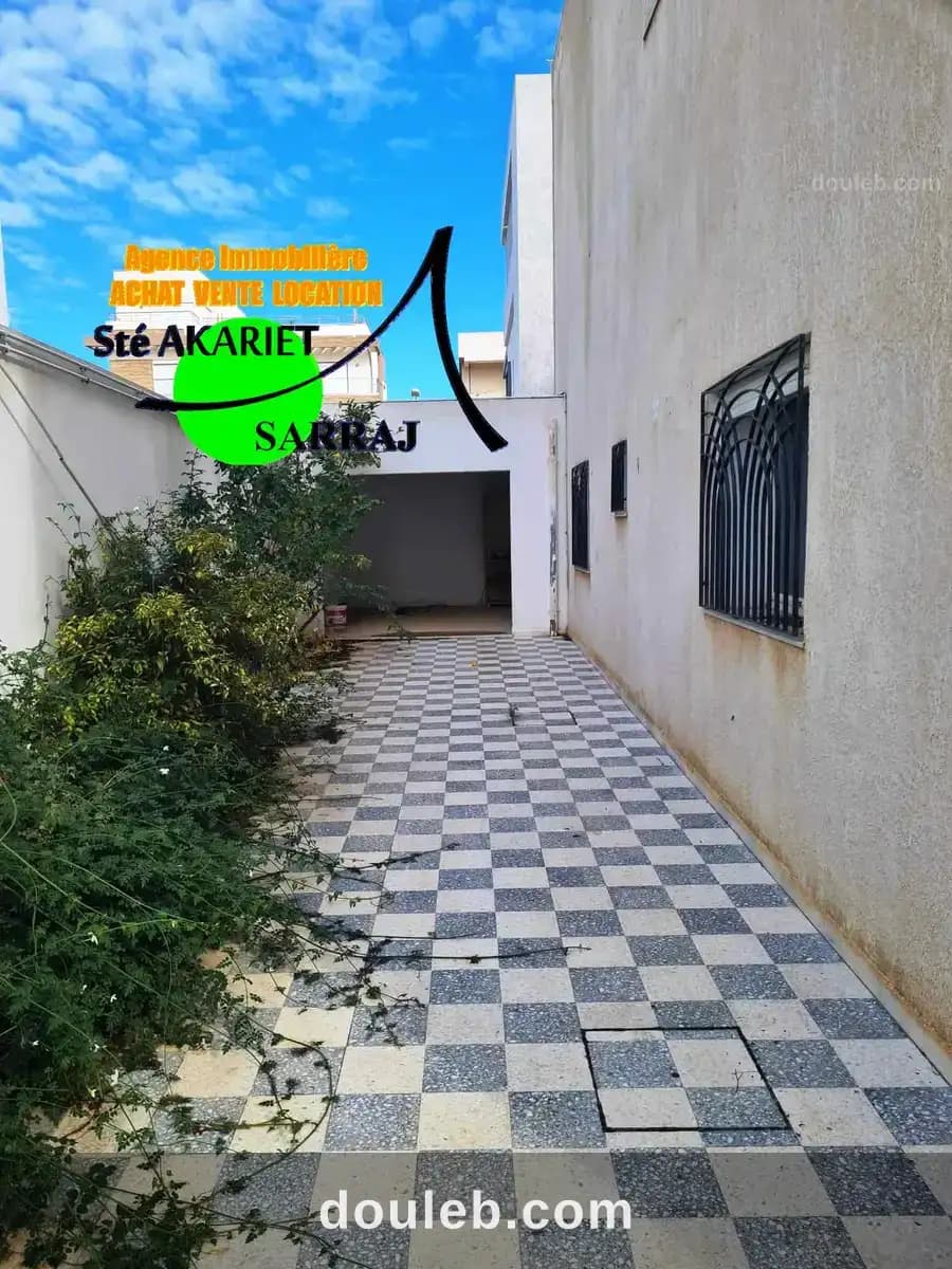 Lumineux triplex s4 zone des villas sahloul 4 - Miniature 4