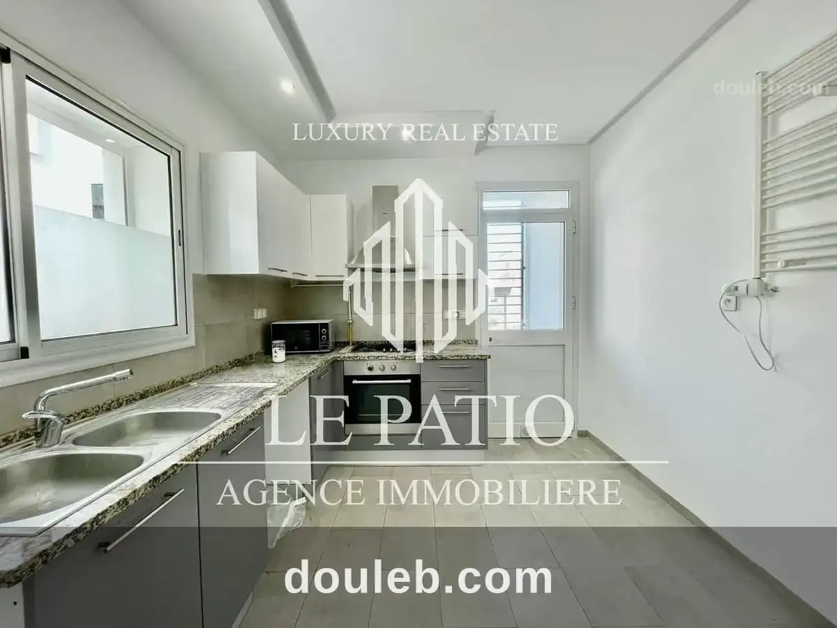 Etage de villa s3 à la marsa ville - Miniature 3