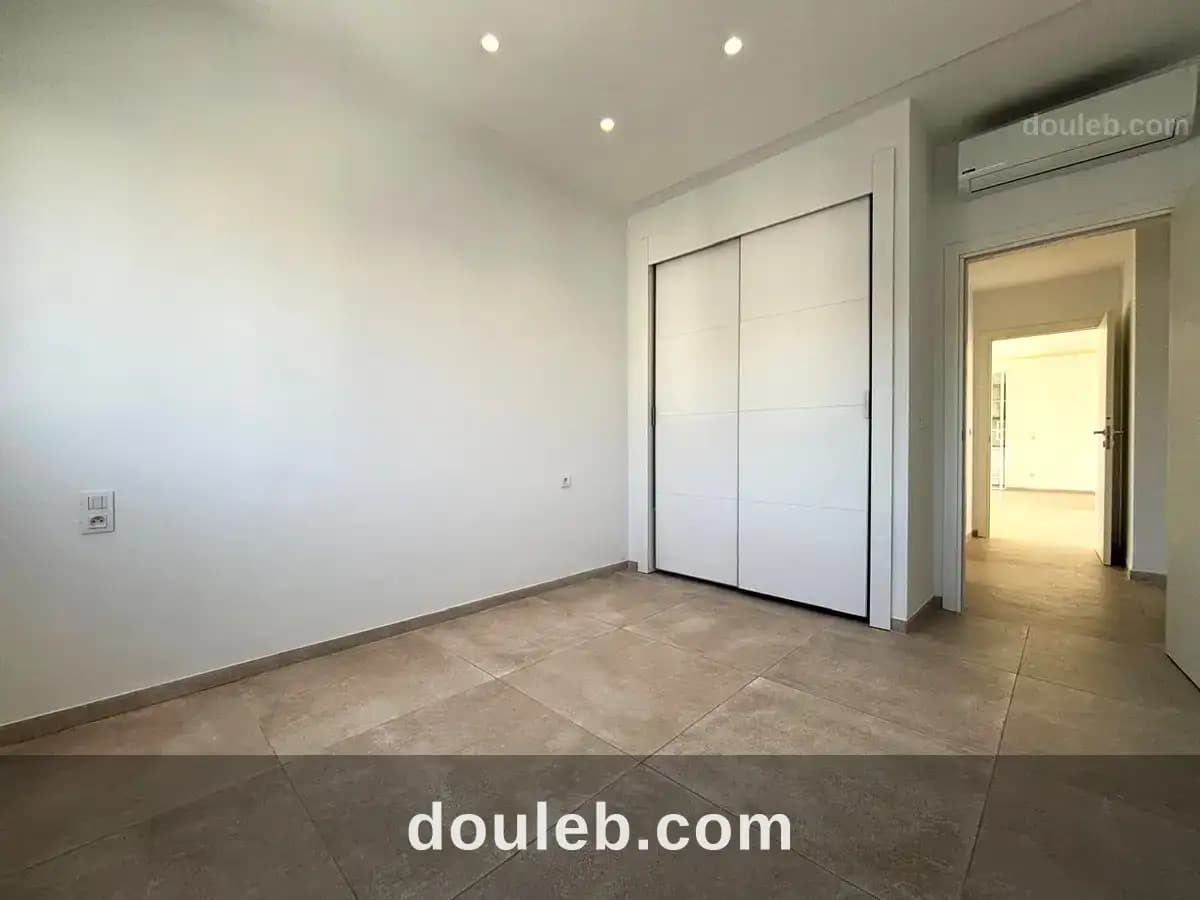 Un appartement s3 neuf à chotrana 2 - Miniature 3