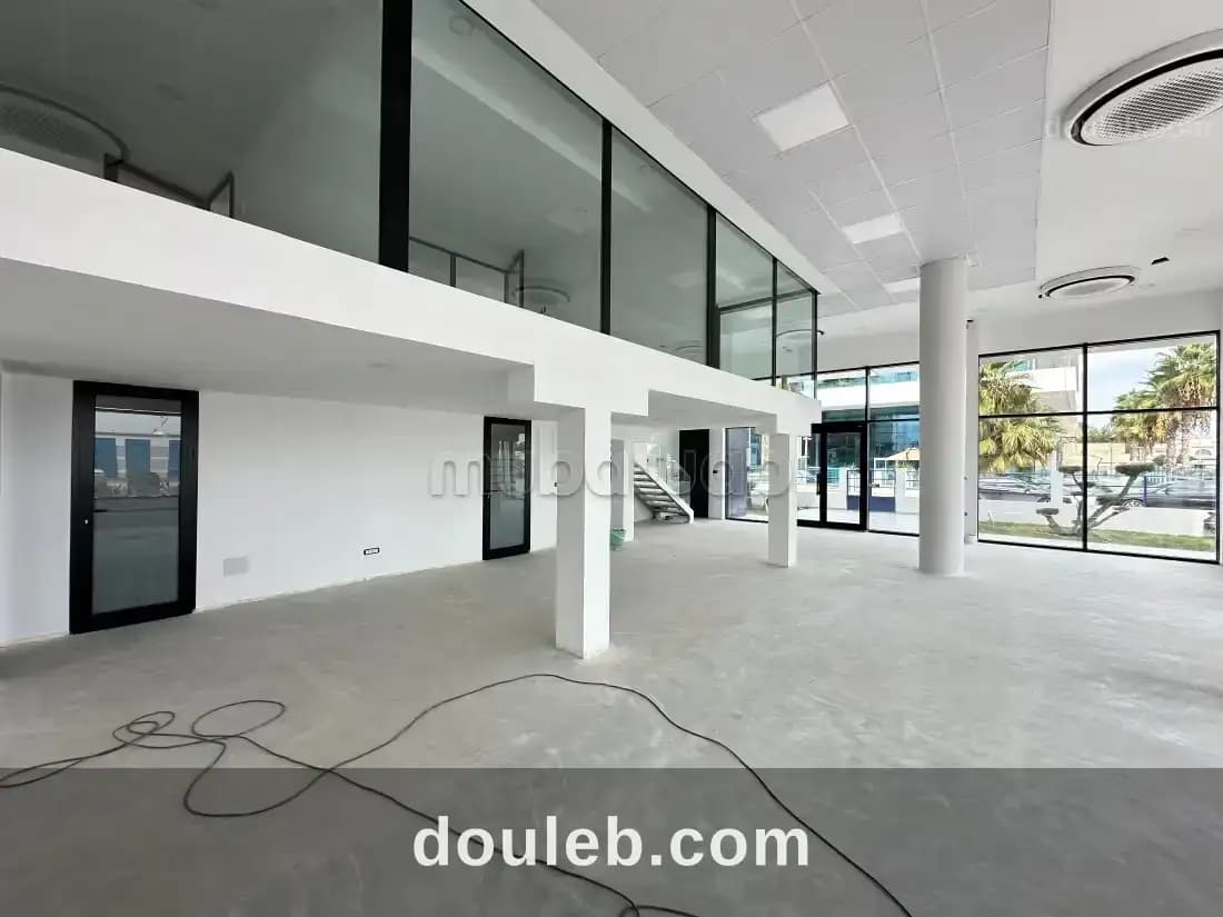 Showroom double hauteur 200 m au lac 3 - Photo 1