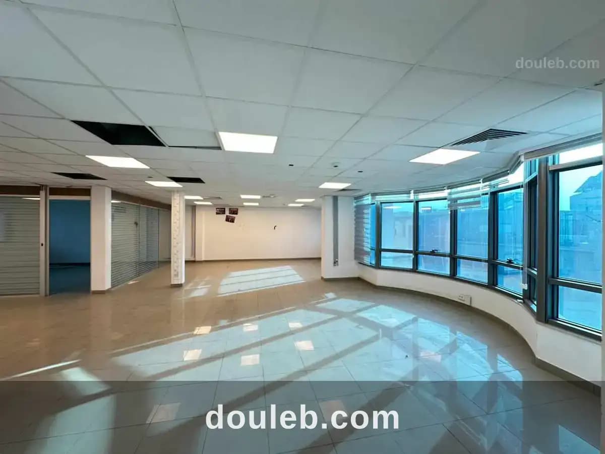 Open space avc des bureaux sup 700m lac 1 - Miniature 2