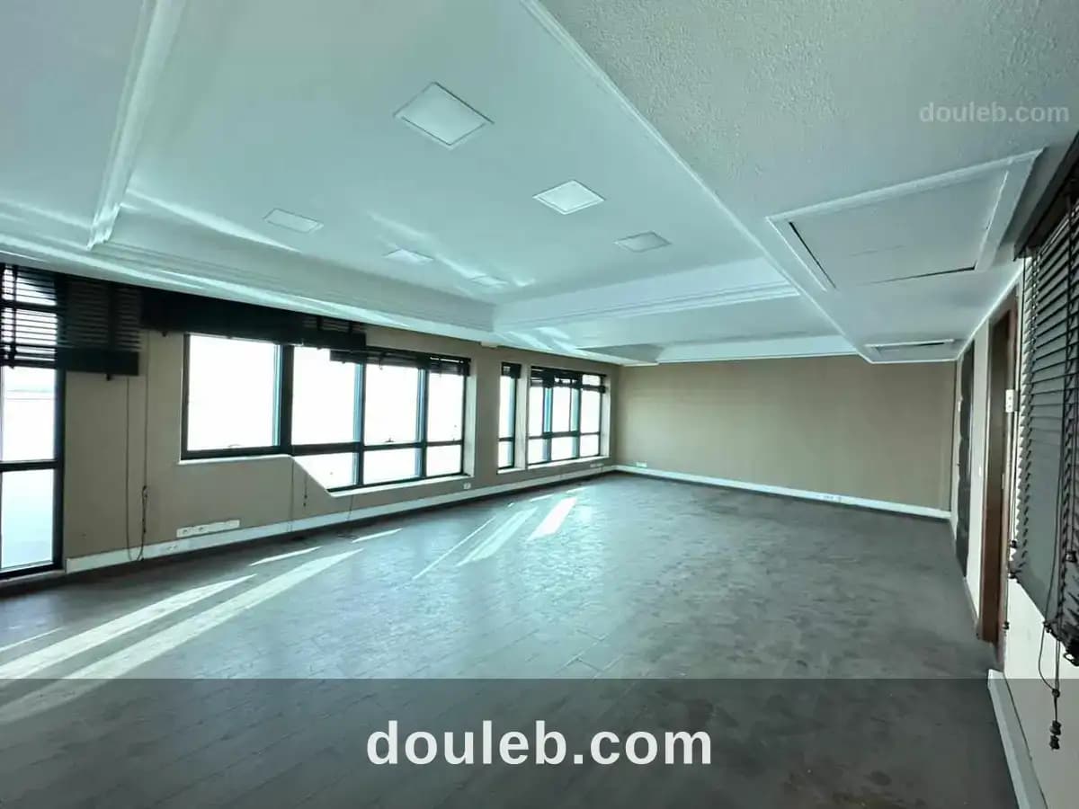 Immeuble 5400 m renové au lac 1 - Miniature 3