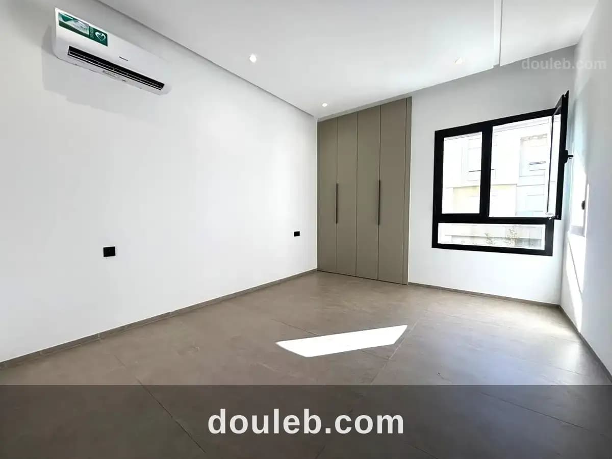 Appartement s1 de 70m2 neuf à chotrana 1 - Miniature 4