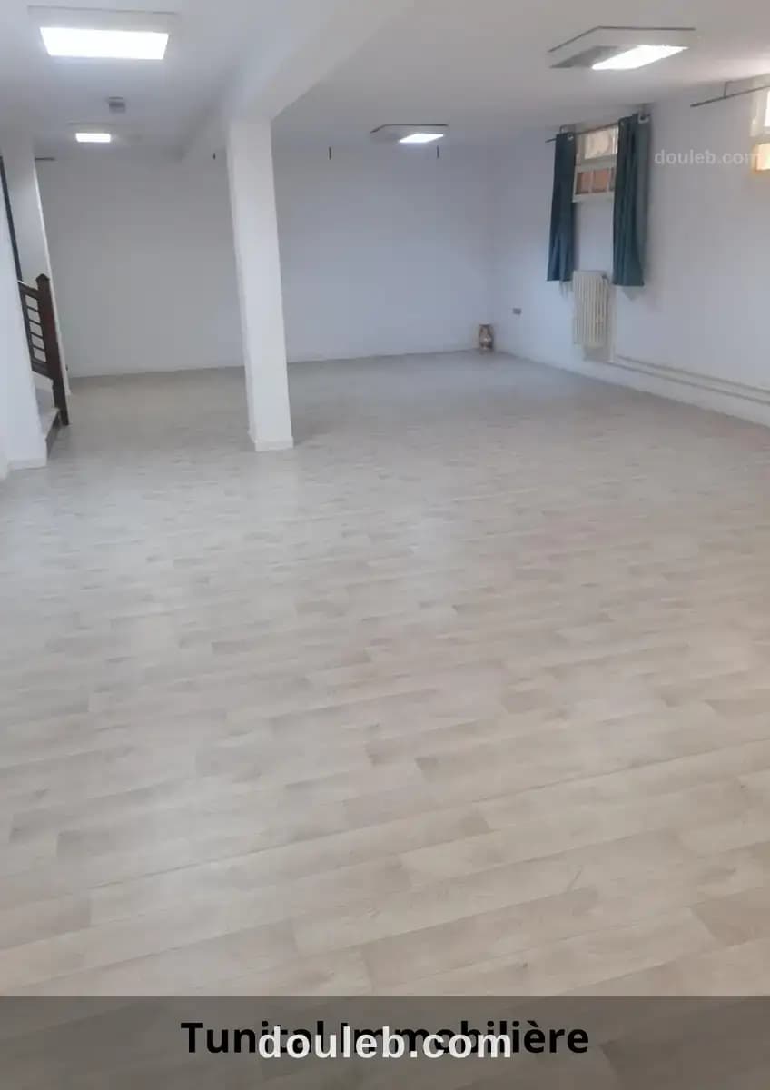 Villa à usage bureautique - Miniature 4