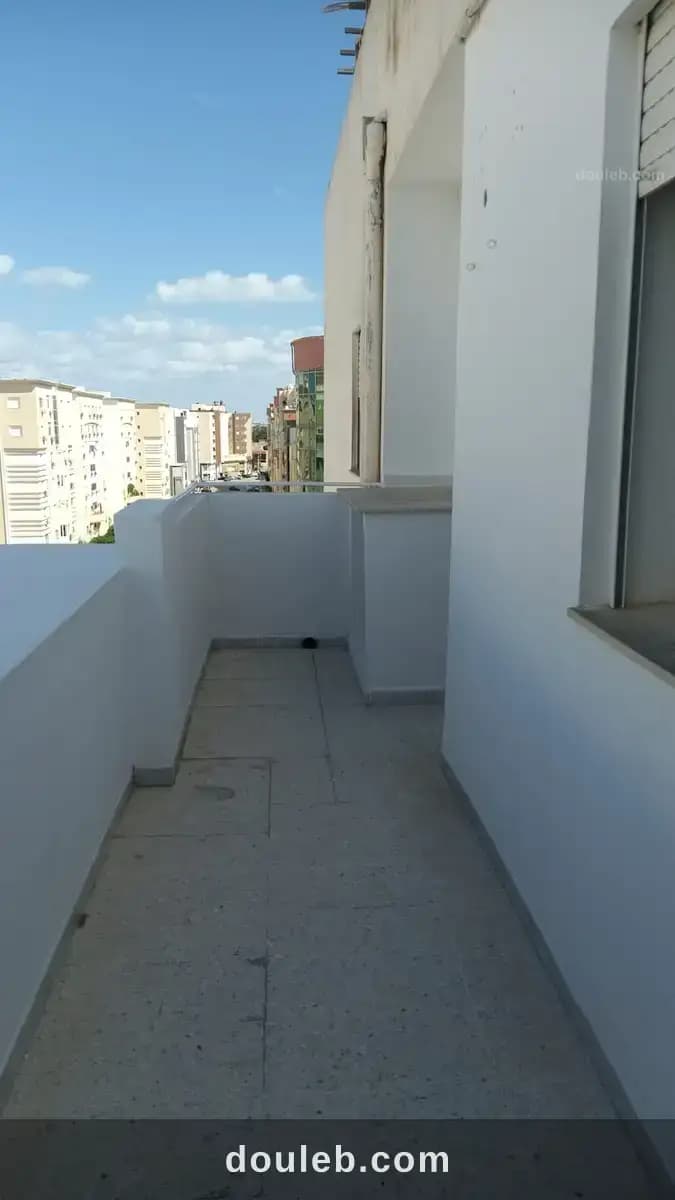 S plus trois bien orienté aux jard l'aouina - Miniature 5